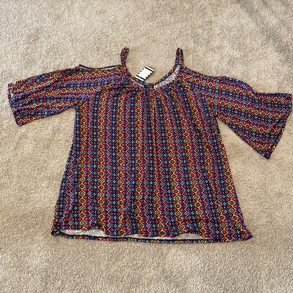 ***4X-5X-6X*** Cold Shoulder Printed Top